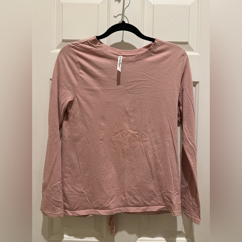 Fabletics long sleeve shirt size medium